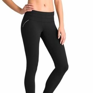 Athleta Relay Tight in Black XL